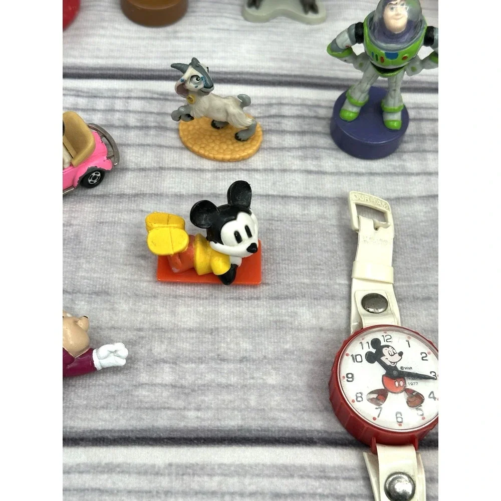 LOT OF VINTAGE 70'S 80'S 90'S DISNEY‎ ACTION FIGURES/ TOYS / WATCH   *4